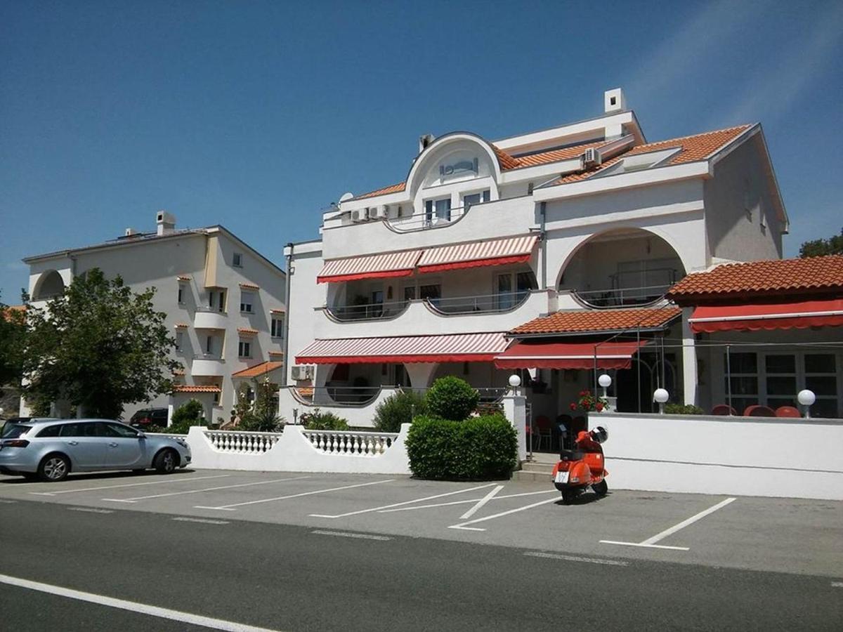 Garfild 1 Guest House Novi Vinodolski Luaran gambar